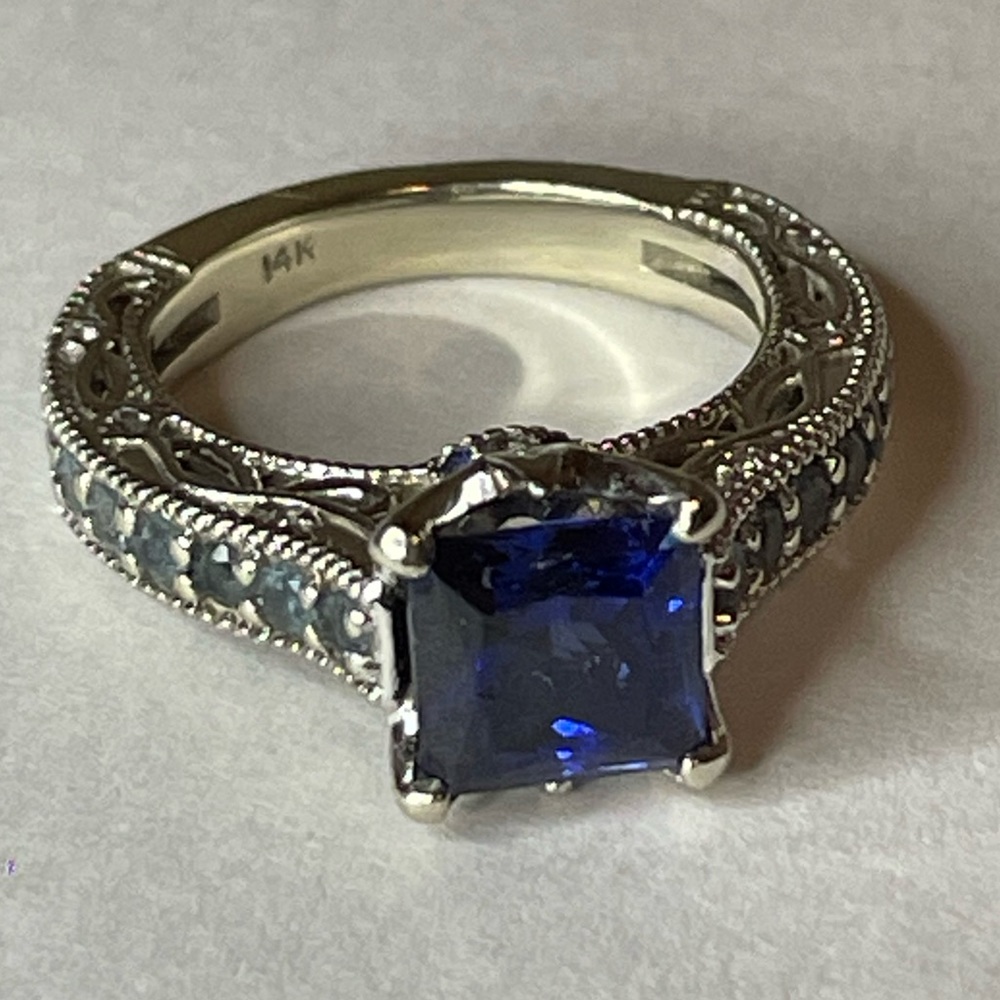 14k white gold sapphire ring